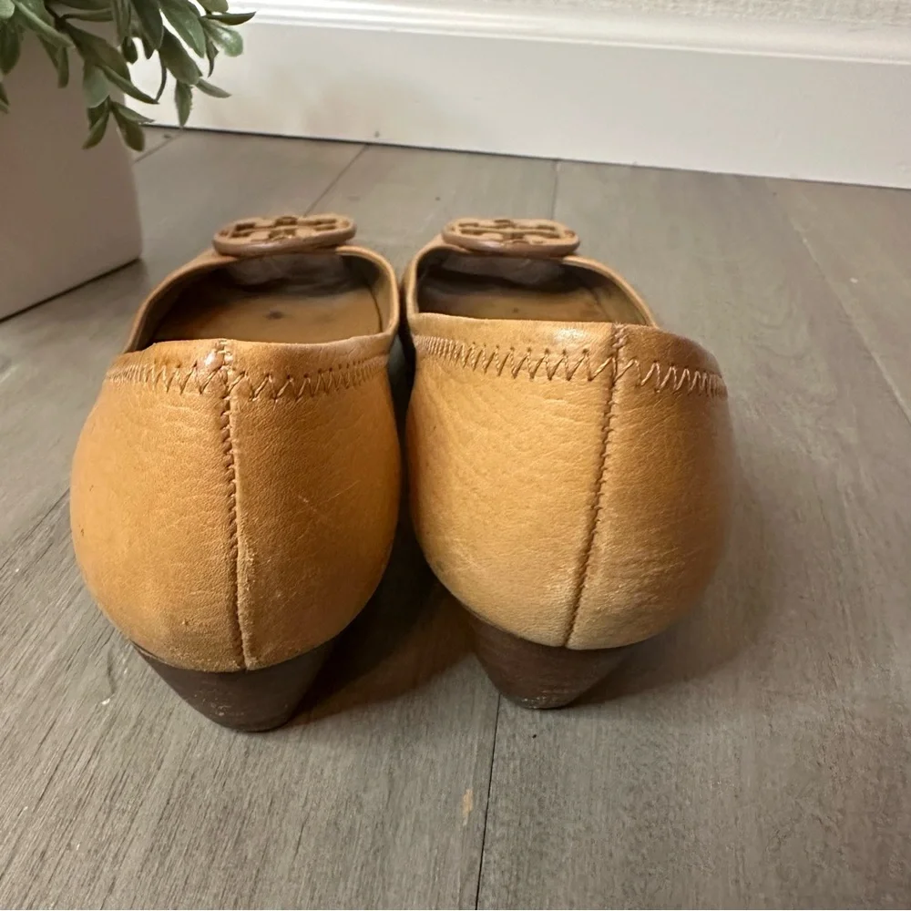 Tory Burch Sally Wedge Shoes Tan